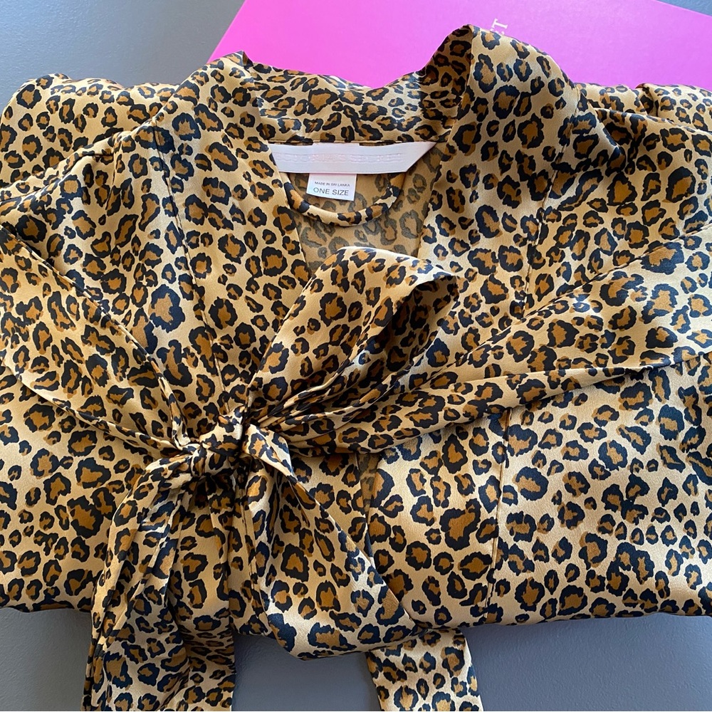 Vintage bath Robe - Picture 3 of 12